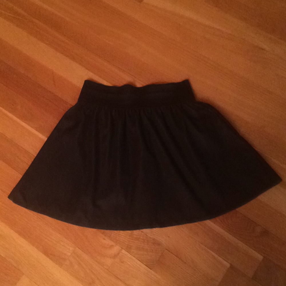 Skirt Black Juniors Small-NWT